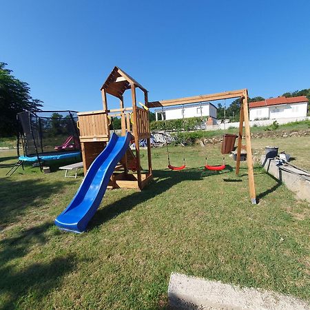 Apartments And Room Ljubica لوبار المظهر الخارجي الصورة