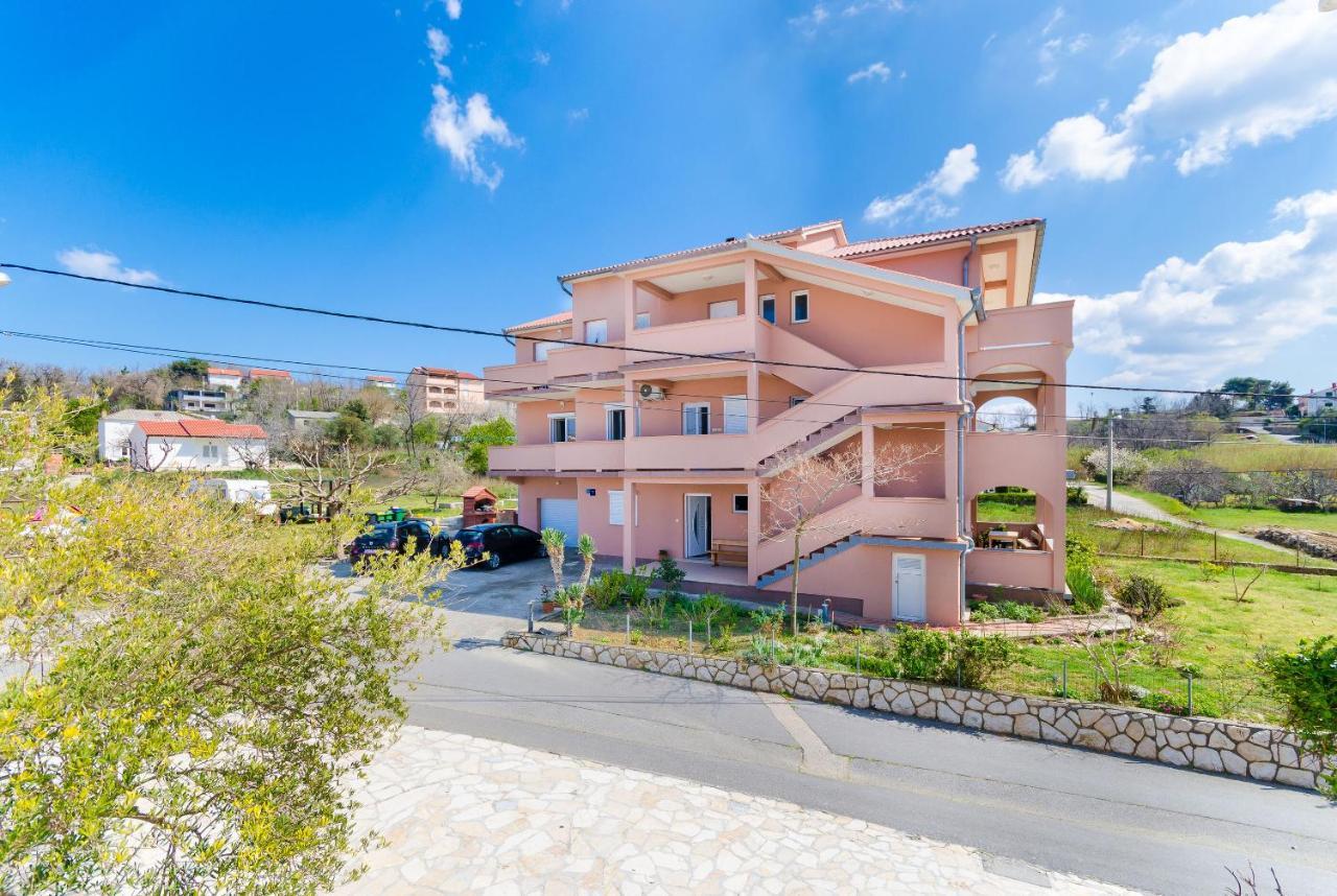 Apartments And Room Ljubica لوبار المظهر الخارجي الصورة