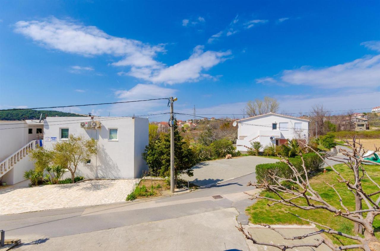 Apartments And Room Ljubica لوبار المظهر الخارجي الصورة