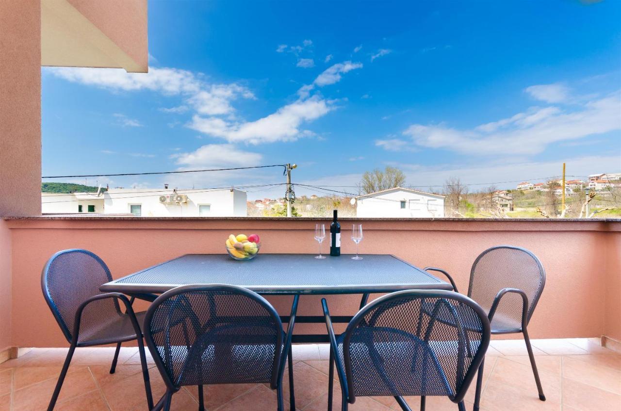 Apartments And Room Ljubica لوبار المظهر الخارجي الصورة