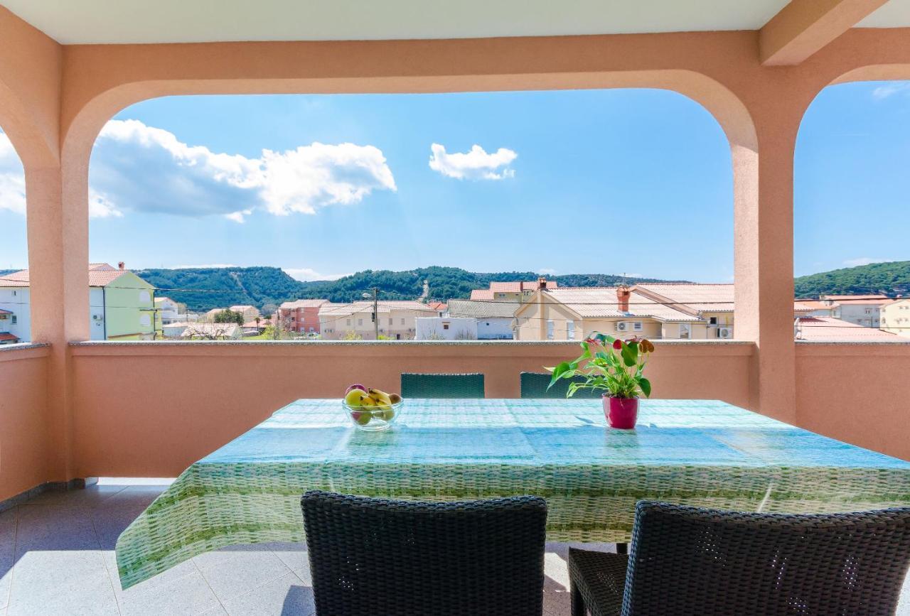 Apartments And Room Ljubica لوبار المظهر الخارجي الصورة
