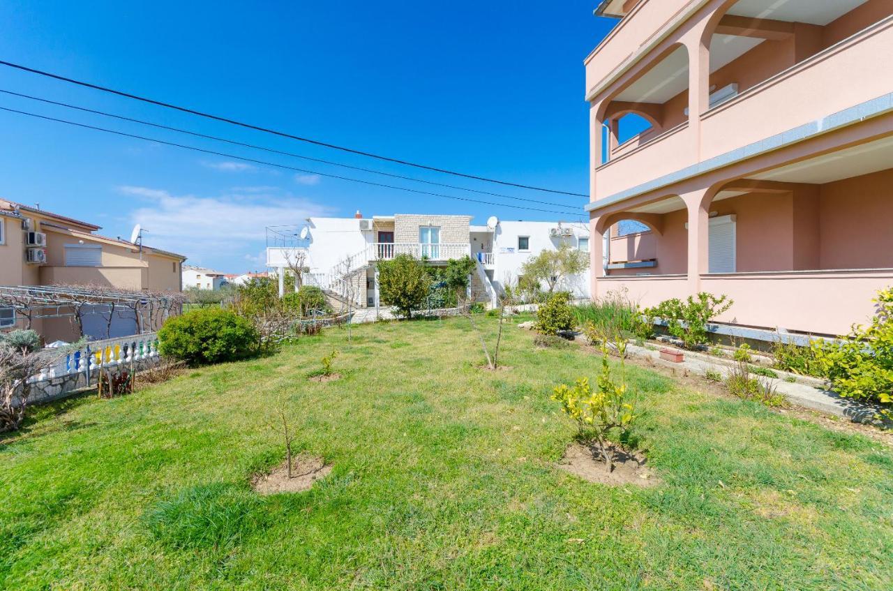 Apartments And Room Ljubica لوبار المظهر الخارجي الصورة
