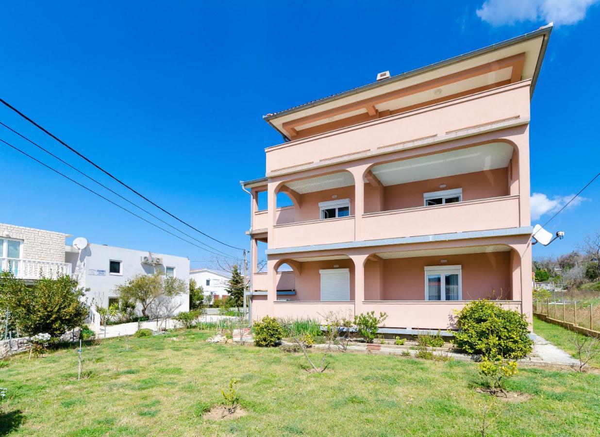 Apartments And Room Ljubica لوبار المظهر الخارجي الصورة