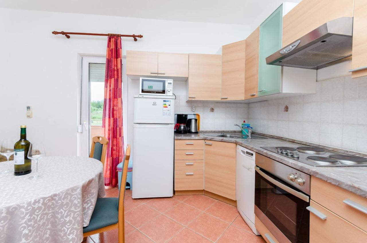 Apartments And Room Ljubica لوبار المظهر الخارجي الصورة