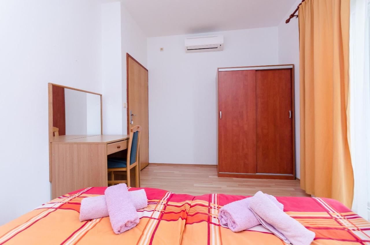 Apartments And Room Ljubica لوبار المظهر الخارجي الصورة