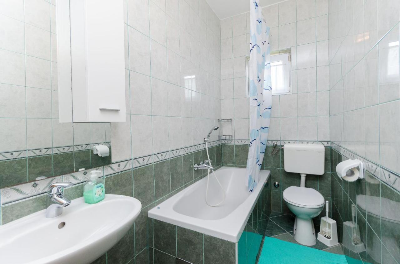 Apartments And Room Ljubica لوبار المظهر الخارجي الصورة