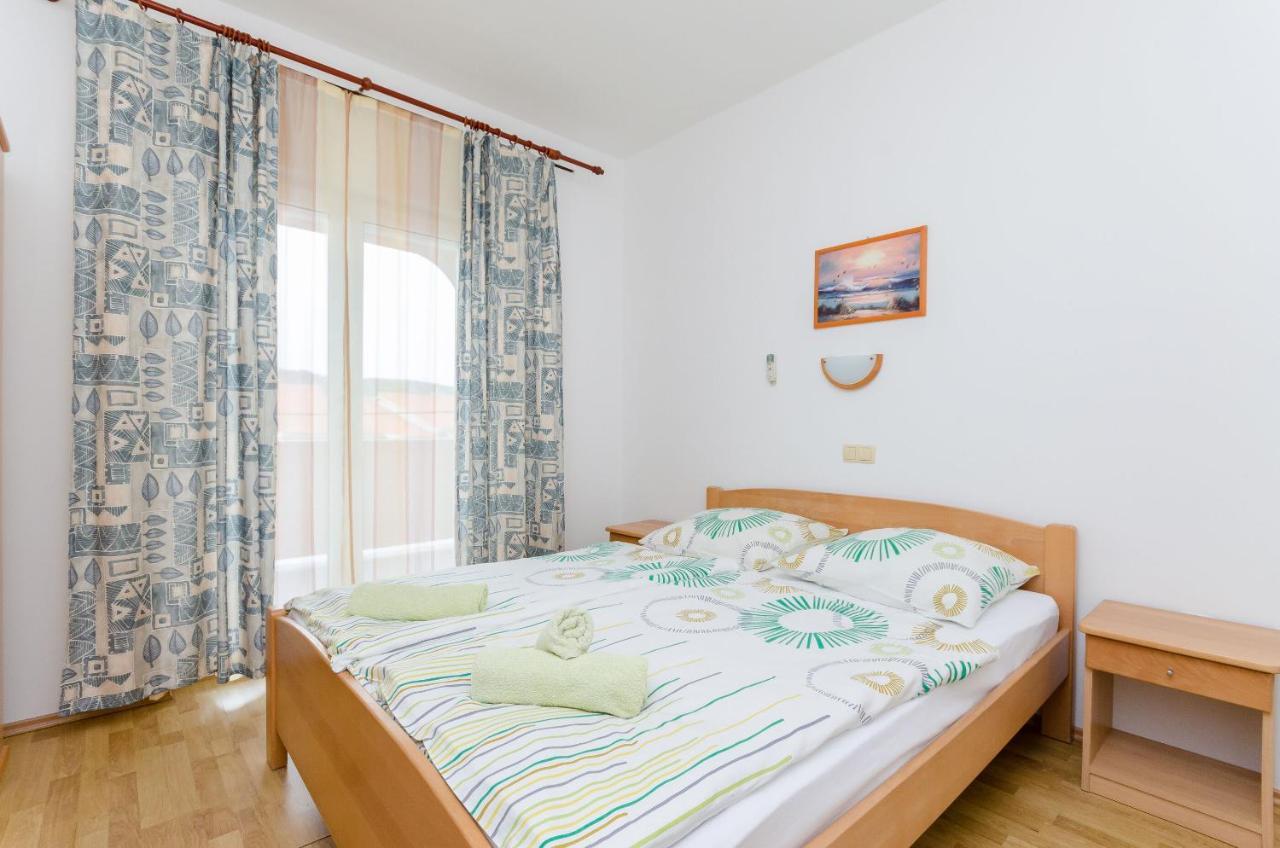 Apartments And Room Ljubica لوبار المظهر الخارجي الصورة