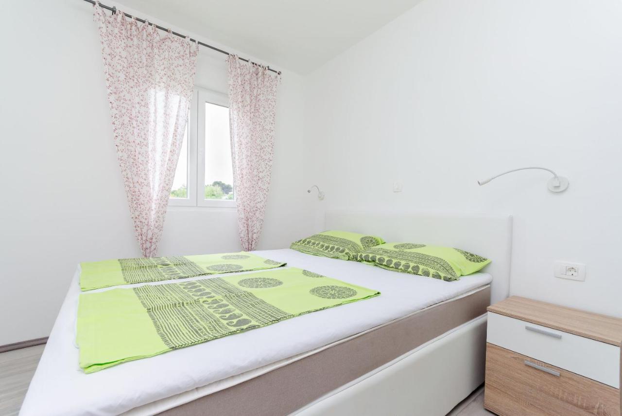 Apartments And Room Ljubica لوبار المظهر الخارجي الصورة