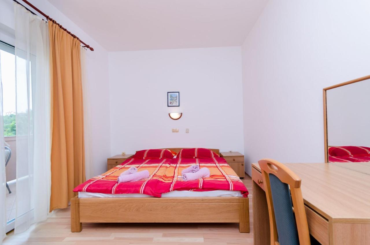 Apartments And Room Ljubica لوبار المظهر الخارجي الصورة