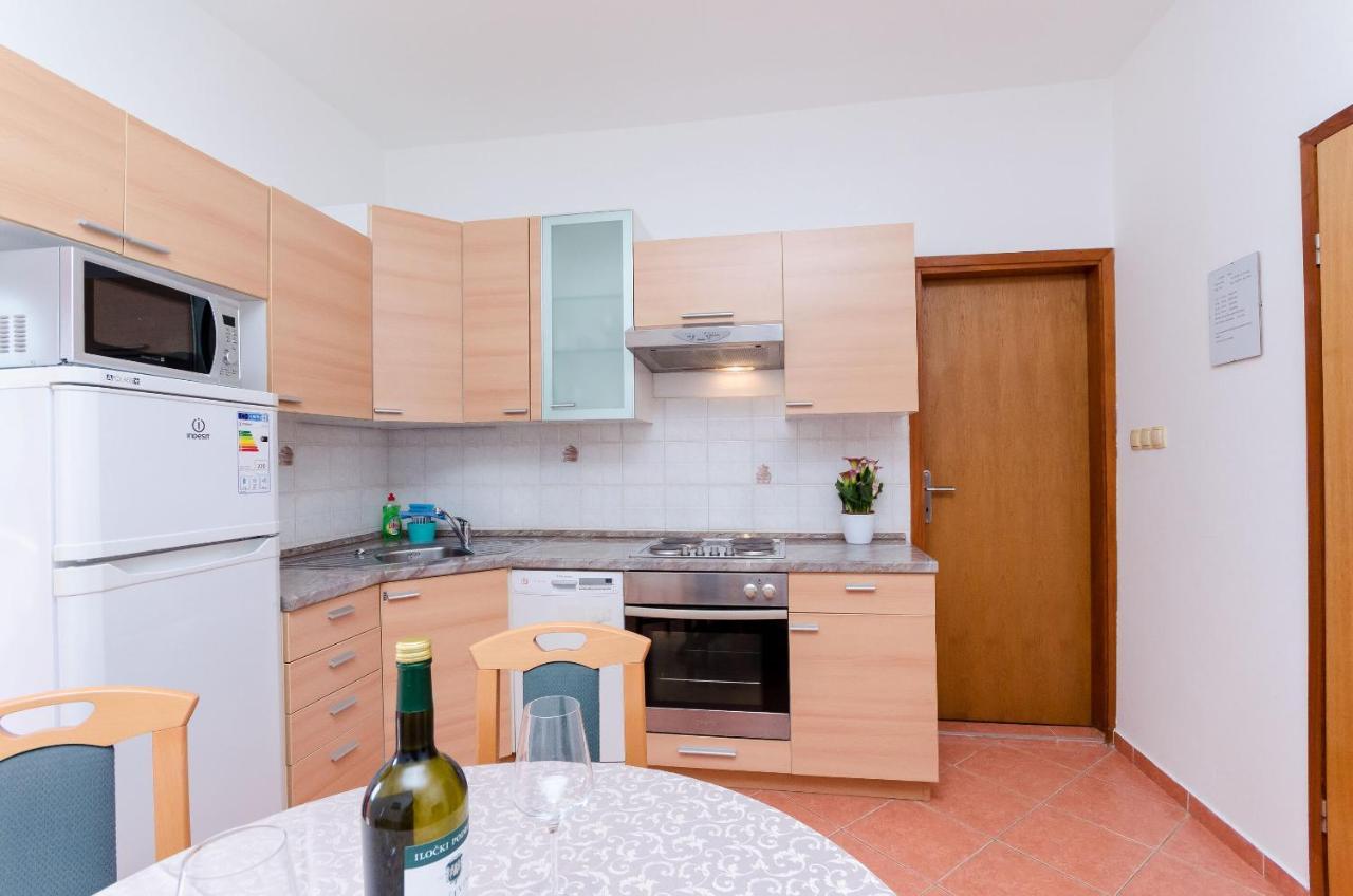 Apartments And Room Ljubica لوبار المظهر الخارجي الصورة
