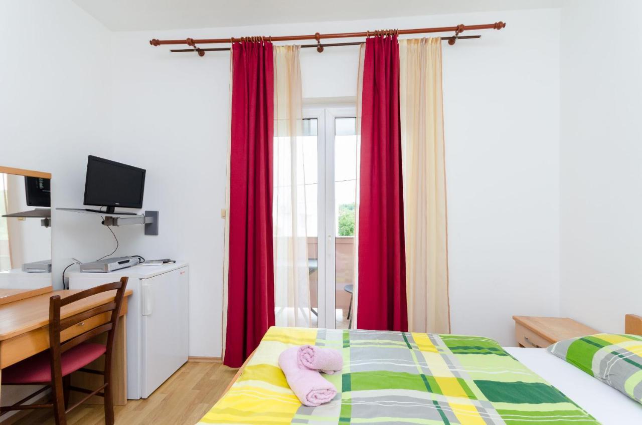 Apartments And Room Ljubica لوبار المظهر الخارجي الصورة