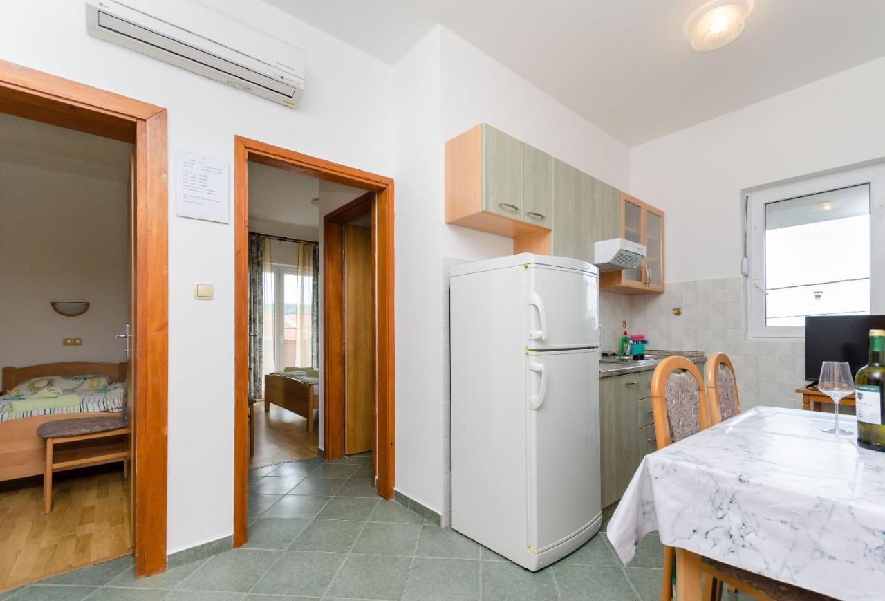 Apartments And Room Ljubica لوبار المظهر الخارجي الصورة