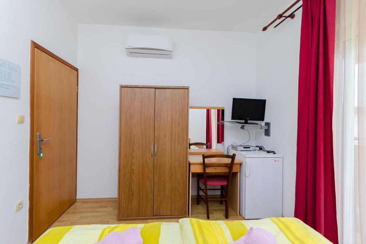 Apartments And Room Ljubica لوبار المظهر الخارجي الصورة